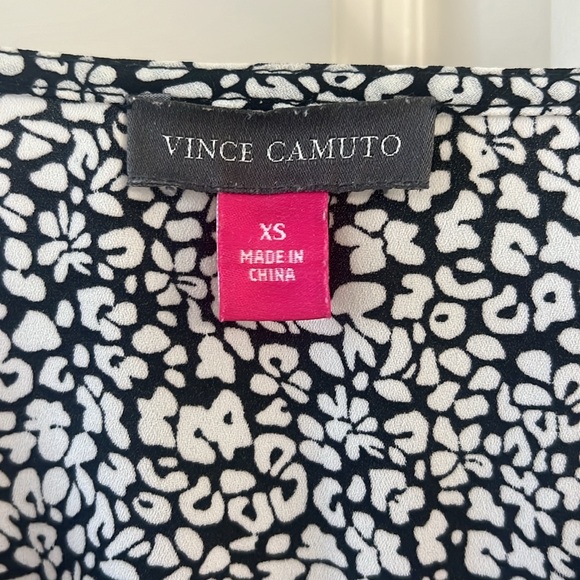 Vince Camuto top - Picture 2 of 4